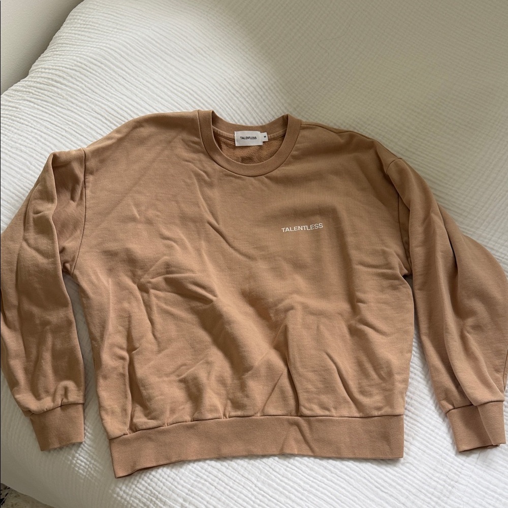 TALENTLESS originally 90$
Relaxed Crewneck Sweatshirt in Camel Brown